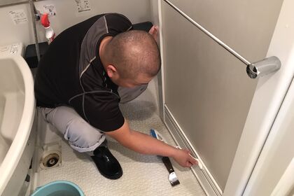 浴室ドアホコリ取り