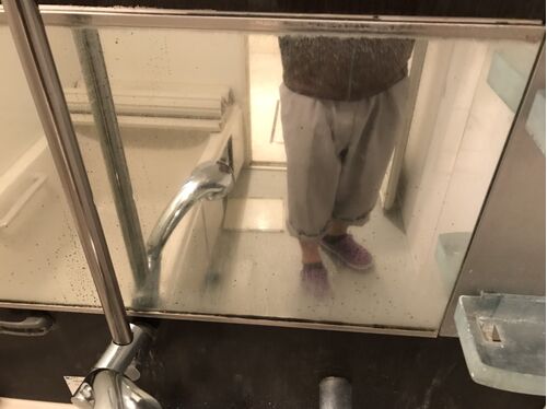 浴室鏡清掃前