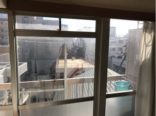 窓ガラス施工前
