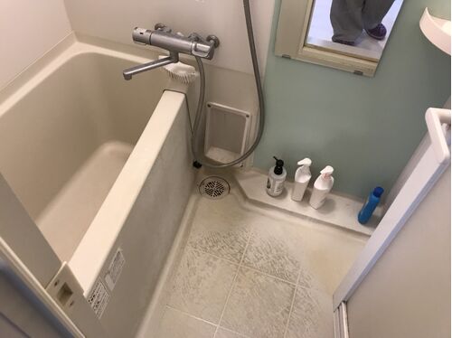 浴室清掃前