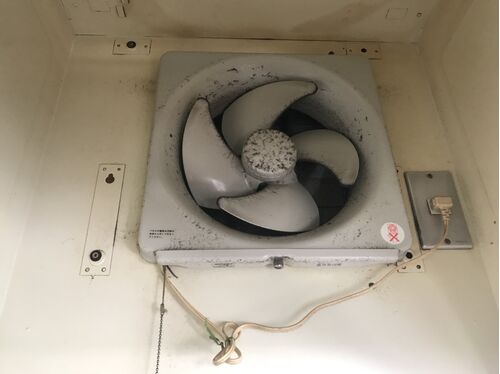 換気扇施工前
