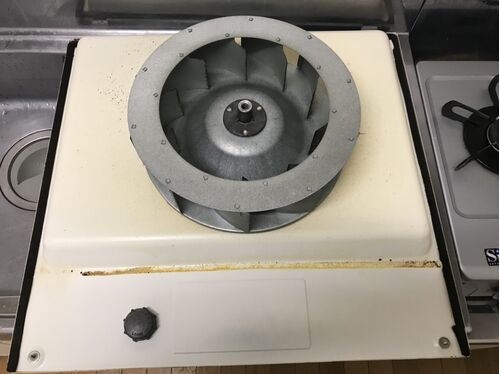 換気扇施工前