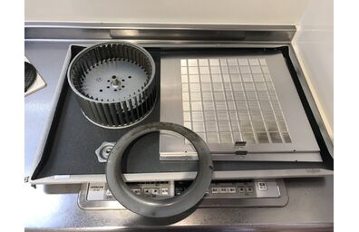 キッチン換気扇施工前