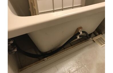 浴室エプロン内部清掃前