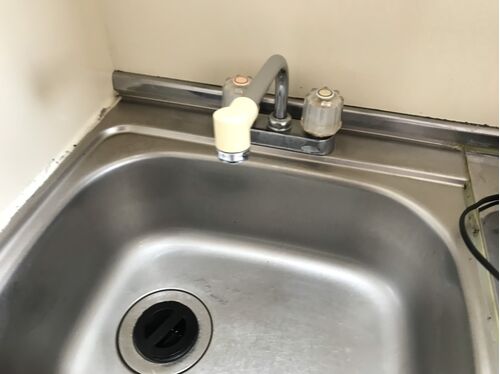 キッチンシンク、蛇口清掃後