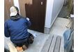 木製ドア塗装施工中
