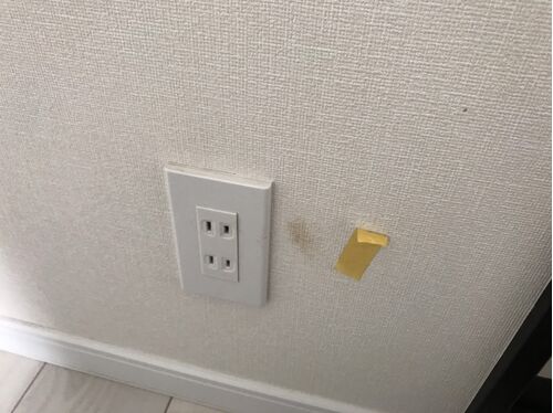 壁紙シミ取り前