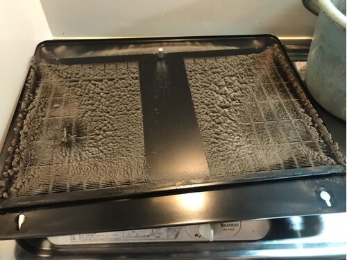 換気扇フィルター洗浄前