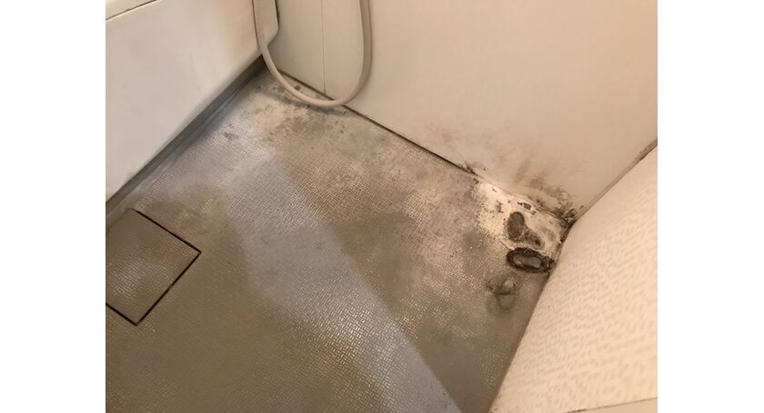 浴室清掃前